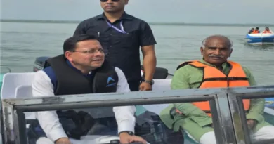 मुख्यमंत्री ने विधायक अरविंद पांडेय के साथ जलाशय में मोटर बोट से भ्रमण कर प्राकृतिक सौंदर्य का लिया आनंद