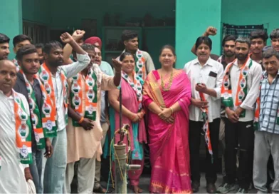 अल्का पाल ने नेतृत्व में दर्जन युवाओं ने कांग्रेस की सदस्यता ग्रहण