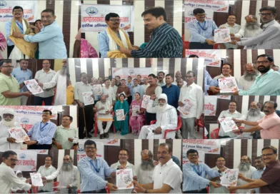 राज्य निर्माण आन्दोलनकारी सम्मान सम्मेलन में सम्मान पत्र पाकर खुशी से झुमे आवेदक