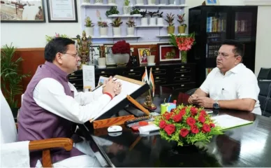 काशीपुर को काशी की तरह सजाने हेतु महापौर दीपक बाली ने की मुख्यमंत्री से मुलाकात