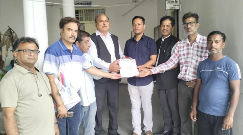राज्य निर्माण सक्रिय आंदोलनकारियों समिति ने खटीमा में राज्य आंदोलनकारी घोषित किए गए लोगों की जांच के लिए सौंपा ज्ञापन