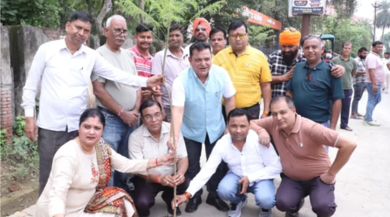 लोकपर्व हरेला: नगर निगम काशीपुर द्वारा पॉलीटेक्निक कॉलेज, मानपुर रोड पर आयोजित पौधारोपण कार्यक्रम में की सहभागिता