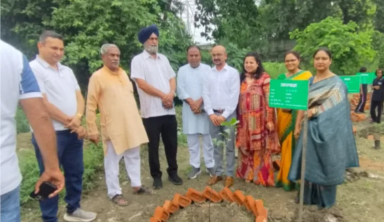 लोकपर्व हरेला: नवग्रह वाटिका में वृक्षारोपण कार्यक्रम का आयोजन