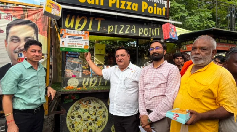 महापौर बाली और नगर आयुक्त ने प्रधानमंत्री स्वनिधि योजना के तहत रेहड़ी-ठेला वेंडरों के वाहनों पर लगाए स्वनिधि बोर्ड
