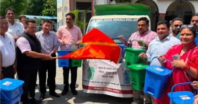 नगर निगम द्वारा घर-घर डस्टबिन वितरण अभियान का शुभारंभ