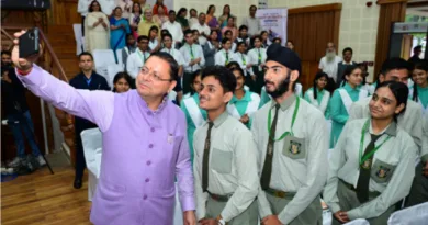 मुख्यमंत्री युवा विद्यार्थी मंथन कार्यक्रम में सीएम धामी, छात्रों से किया सीधा संवाद