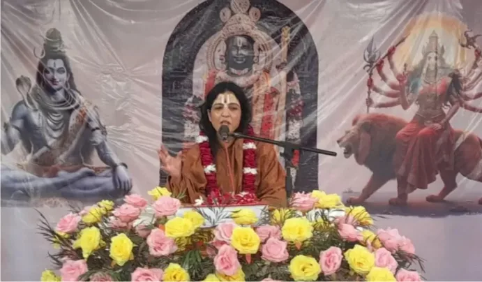 चैती परिसर में आयोजित श्रीराम कथा अमृतपान करने बड़ी संख्या में पहुंचे श्रद्धालु