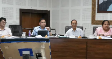ग्राम्य विकास विभाग द्वारा जनपद में संचालित कार्याे की विस्तृत समीक्षा की