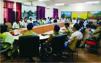 छात्र संघ चुनाव निष्पक्ष, शांतिपूर्ण और सौहार्दपूर्ण वातावरण में संपन्न कराने के लिए पुलिस और संभावित प्रत्याशियों के बैठक