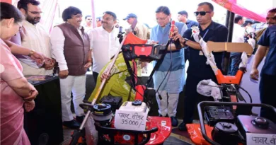 लाभार्थियों को कृषि यंत्र, मशरूम मिनीकिट तथा बाल विकास विभाग की महालक्ष्मी एवं किशोरी किट का वितरण