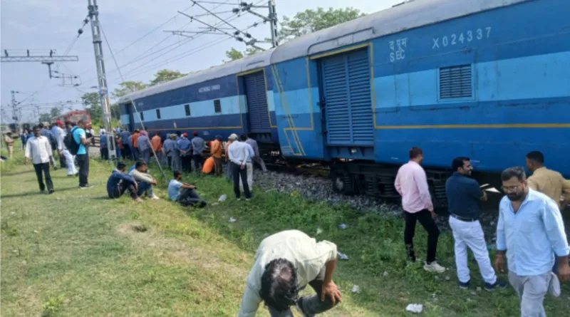 हल्दी रोड रेलवे स्टेशन पर मालगाड़ी की दो बोगियां पटरी से उतरी