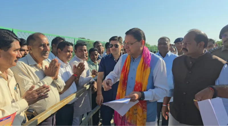 मुख्यमंत्री ने निजी आवास पर सुनीं जनसमस्याएं, अधिकारियों को दिए त्वरित समाधान के निर्देश