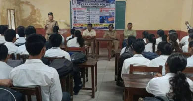 राजकीय पॉलीटैक्निक कालेज काशीपुर में छात्रों को कोतवाली काशीपुर एवं महिला हेल्प लाईन काशीपुर द्वारा Online Job Fraud के नाम पर होने वाली धोखाधड़ी की जानकारी दी